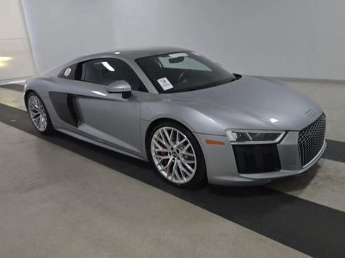 Used 2017 Audi R8 V10 image 4