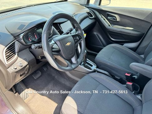 Used 2019 Chevrolet Trax LS image 19