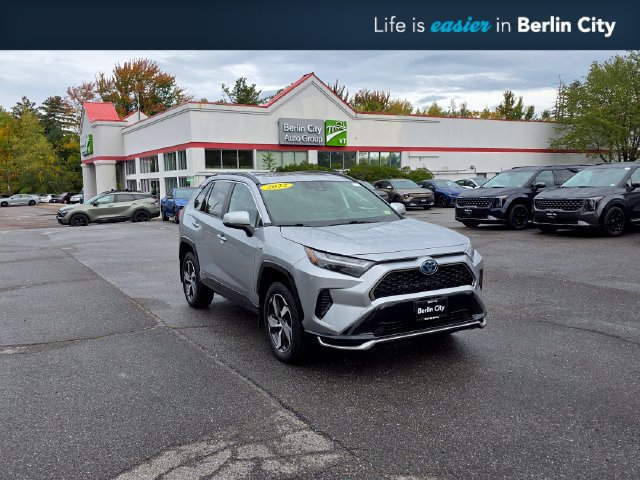 Used 2022 Toyota RAV4 SE w/ Weather & Moonroof Package AWD/4WD image 1
