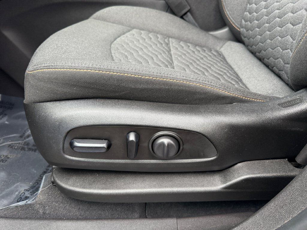 Used 2021 Chevrolet Equinox LT AWD/4WD image 10