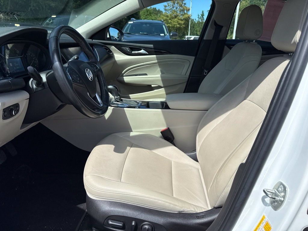 Used 2019 Buick Regal Essence w/ Sights and Sounds Package FWD image 5
