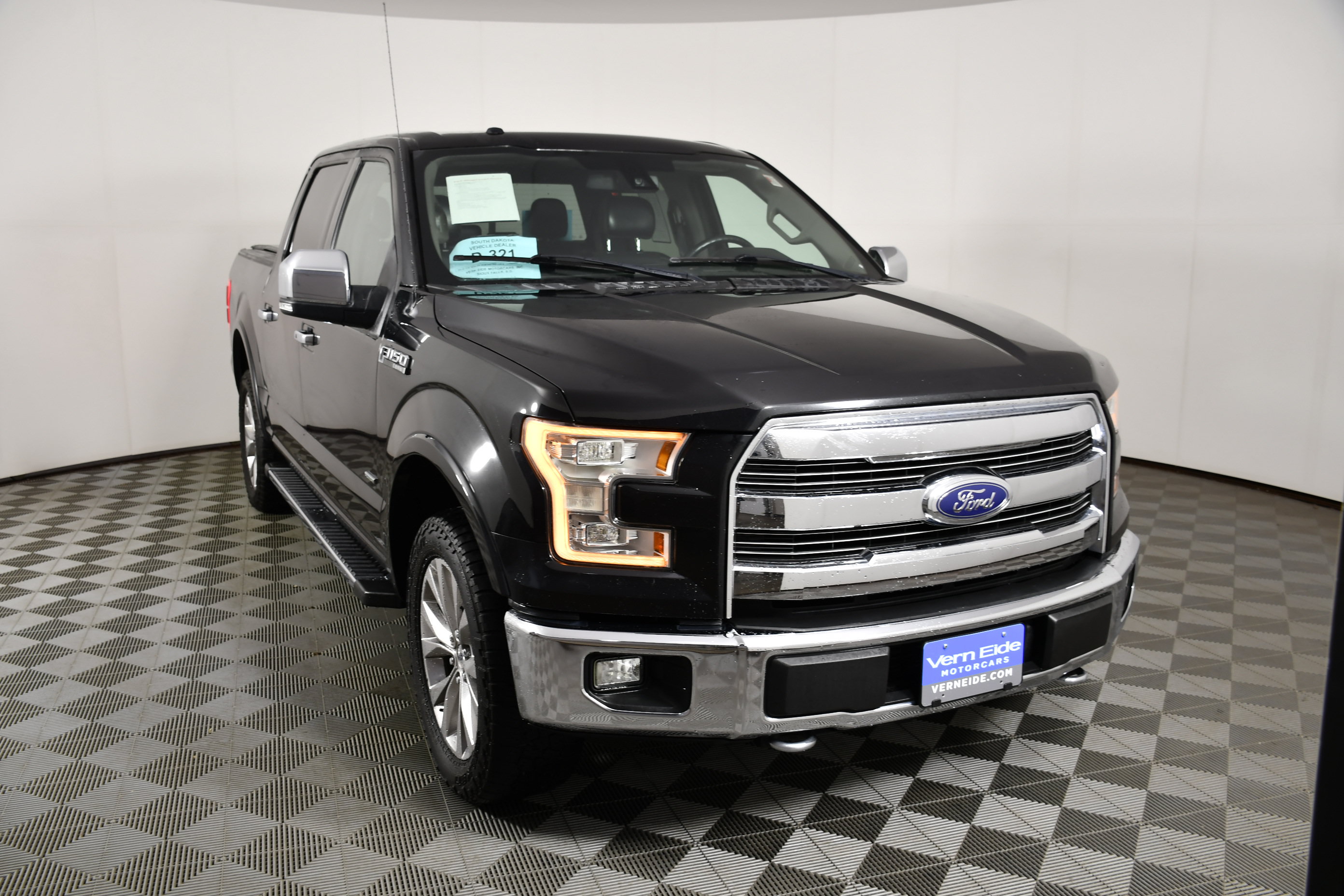 Used 2015 Ford F150 Lariat w/ Equipment Group 502A Luxury AWD/4WD image 3