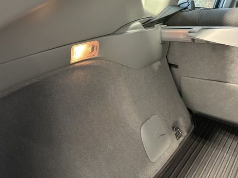 Used 2015 Toyota Prius Three image 28