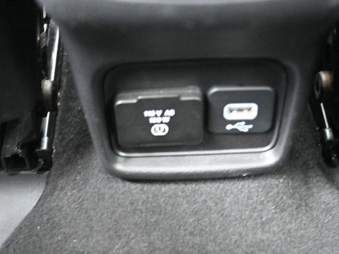 Used 2021 Jeep Compass Limited image 9