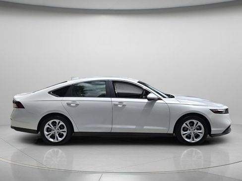 Certified 2025 Honda Accord LX image 3