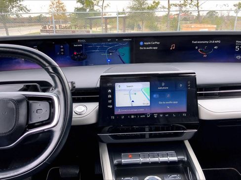 Used 2024 Lincoln Nautilus Premier image 6