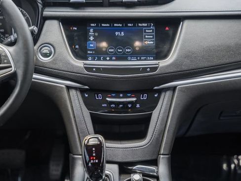 Used 2025 Cadillac XT5 Luxury FWD image 21