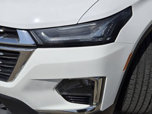 Used 2023 Chevrolet Traverse LT FWD image 11