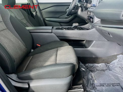 Used 2024 Nissan Rogue SV FWD image 33
