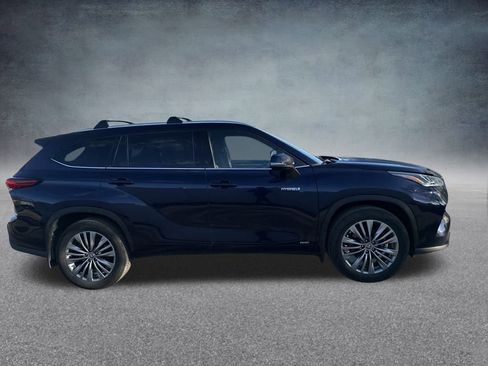Used 2021 Toyota Highlander Platinum image 6