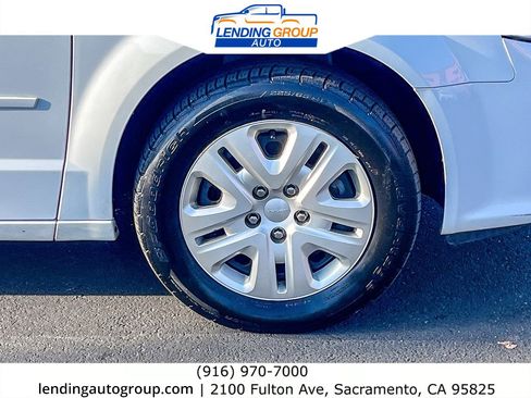 Used 2017 Dodge Grand Caravan SE w/ Power Window Group image 9