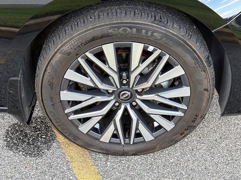 Used 2025 Nissan Altima 2.5 SV FWD image 30
