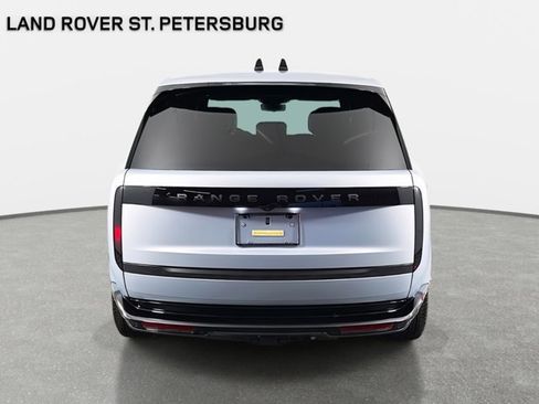 Certified 2025 Land Rover Range Rover SE image 6