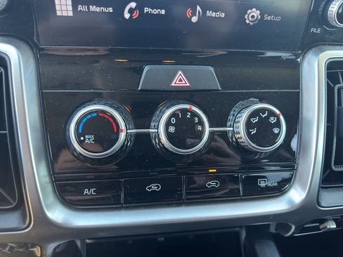 Used 2022 Kia Sorento LX FWD image 21