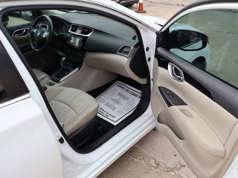 Used 2017 Nissan Sentra SV w/ Driver's Assist Package FWD image 18