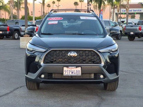 Used 2025 Toyota Corolla Cross XLE w/ Convenience Package image 2