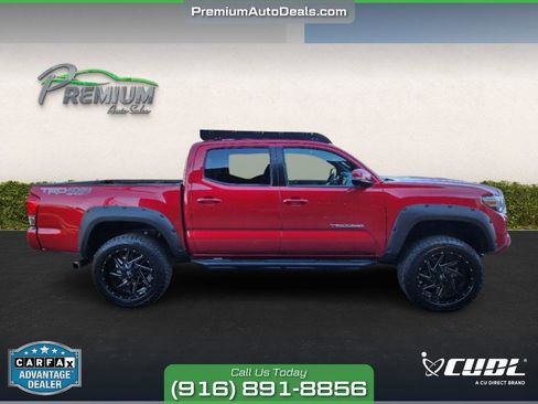 Used 2017 Toyota Tacoma TRD Sport w/ Premium & Technology Package image 6