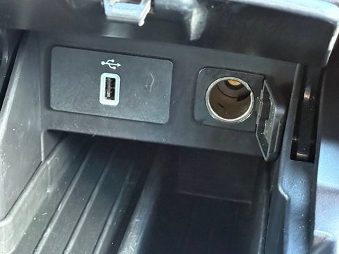 Used 2017 Ford Explorer Limited AWD/4WD image 28