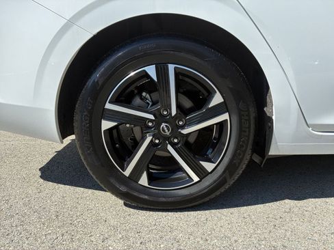 Used 2025 Nissan Sentra SV image 29