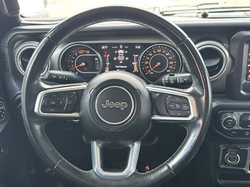 Used 2020 Jeep Wrangler Unlimited Sahara AWD/4WD image 21