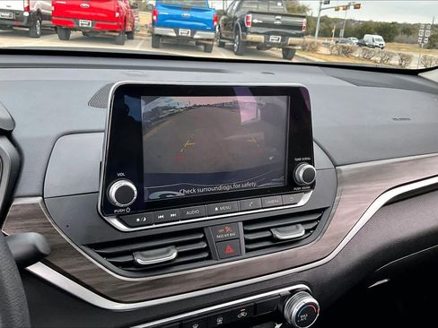 Used 2025 Nissan Altima 2.5 SV image 27