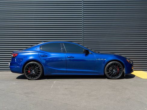 Used 2022 Maserati Ghibli Modena image 8