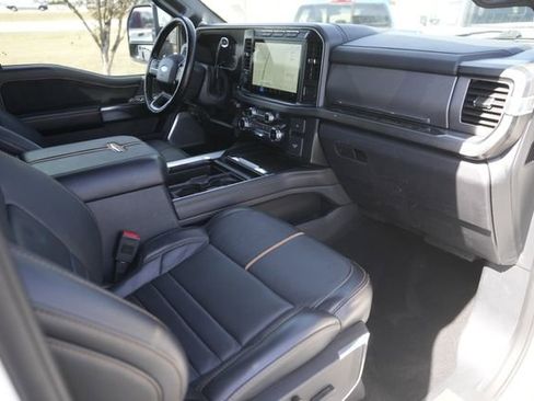 Used 2024 Ford F350 Platinum image 17