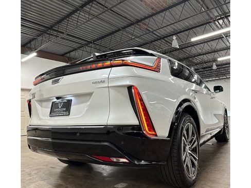Used 2024 Cadillac Lyriq Luxury RWD image 12