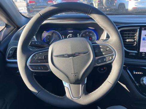 New 2026 Chrysler Pacifica Select image 23