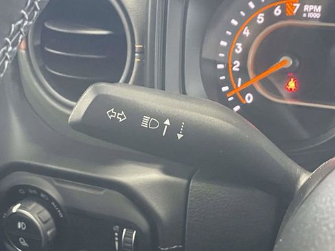 New 2025 Jeep Gladiator Mojave image 32