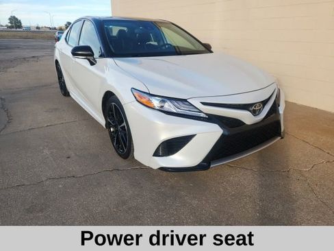 Used 2020 Toyota Camry XSE image 4