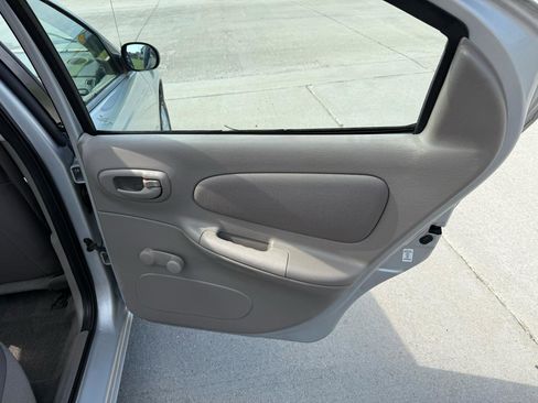 Used 2005 Dodge Neon SXT FWD image 21