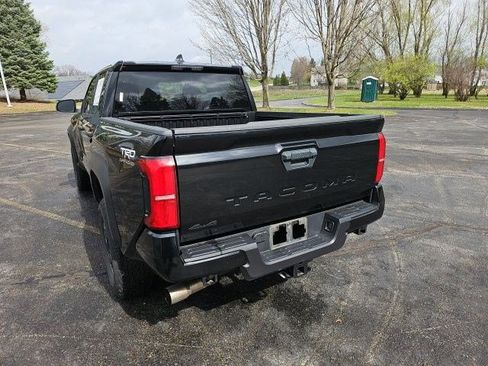 Used 2024 Toyota Tacoma TRD Off-Road image 3