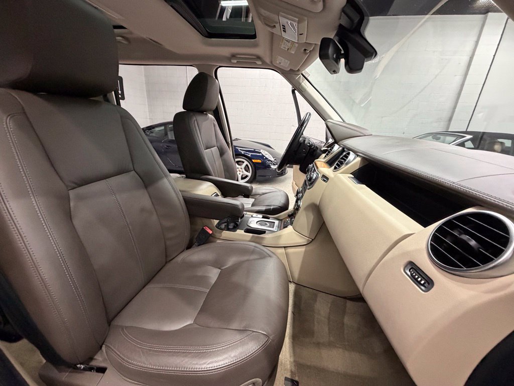 Used 2016 Land Rover LR4 HSE LUX AWD/4WD image 47