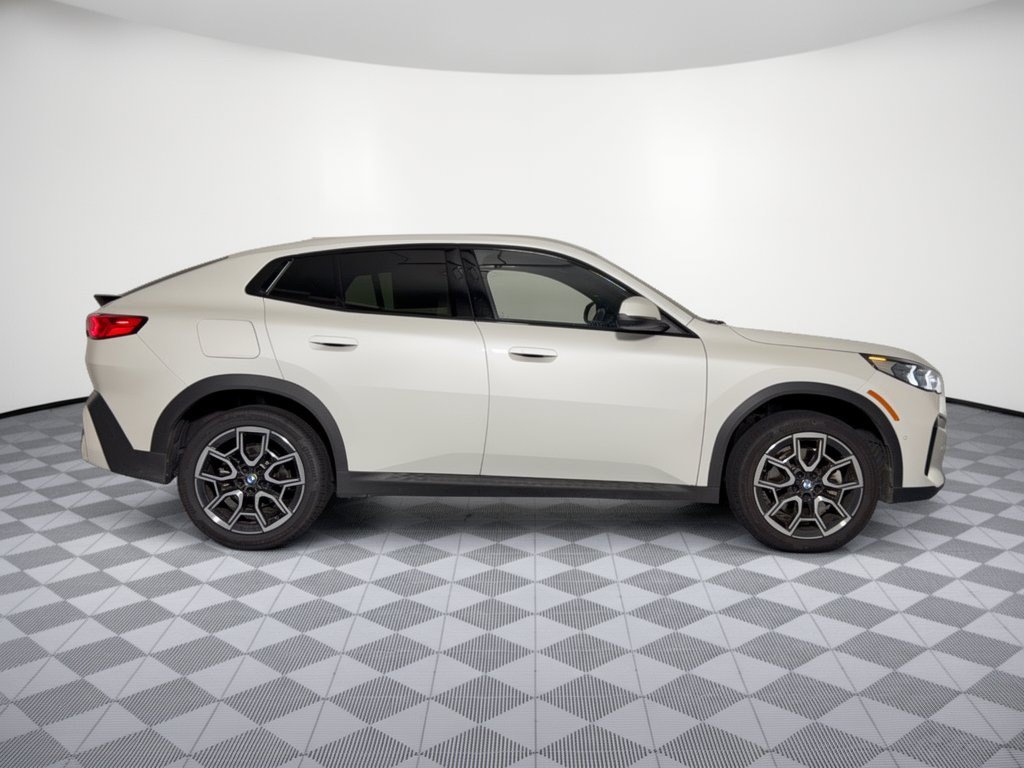Used 2026 BMW X2 xDrive28i AWD/4WD image 8
