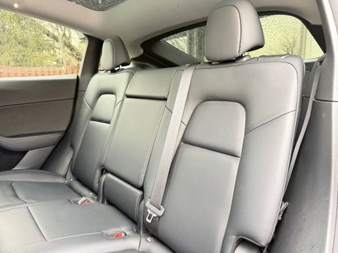 Used 2022 Tesla Model Y Performance image 15