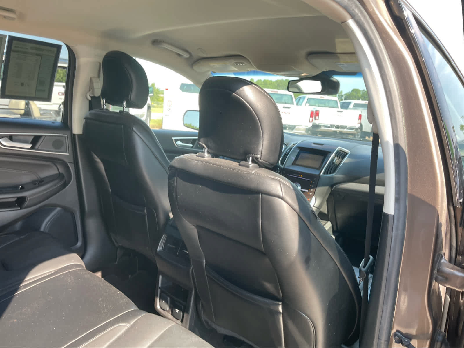 Used 2019 Ford Edge Titanium FWD image 24