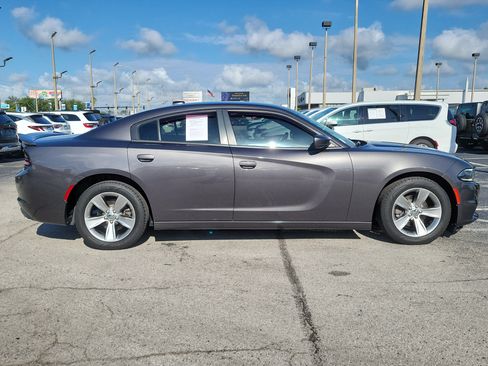 Used 2016 Dodge Charger SXT RWD image 8