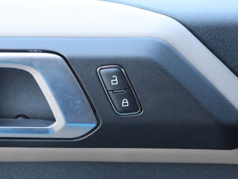 Used 2024 Ford Bronco Wildtrak image 13