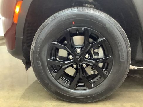 New 2026 Jeep Grand Cherokee L 4WD image 28
