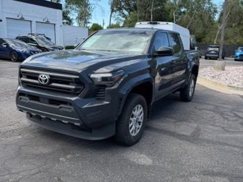Used 2024 Toyota Tacoma SR AWD/4WD image 1