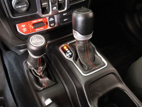 Used 2020 Jeep Gladiator Rubicon AWD/4WD image 8