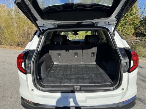 Used 2021 GMC Terrain SLT image 7