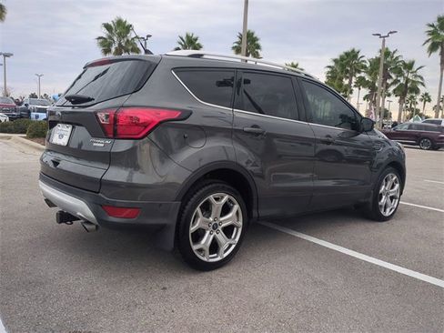 Used 2019 Ford Escape Titanium image 4