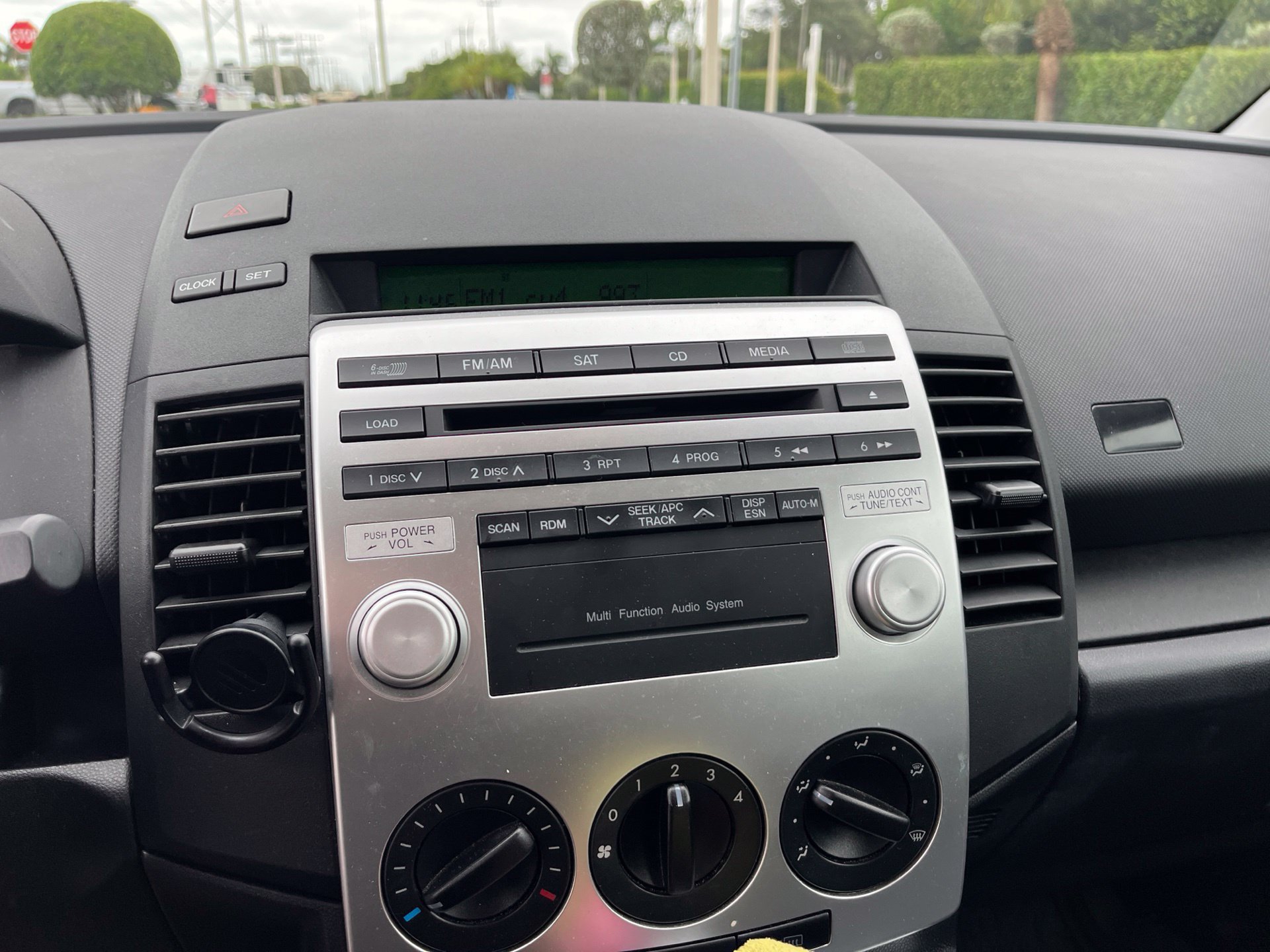 Used 2007 MAZDA MAZDA5 Sport w/ Popular Equipment Pkg FWD image 16