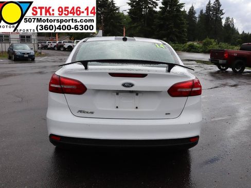 Used 2017 Ford Focus SE FWD image 8