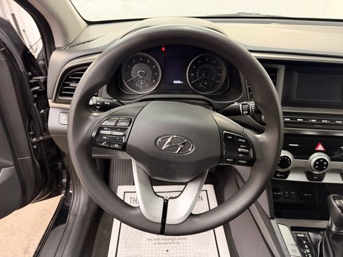 Used 2019 Hyundai Elantra SE w/ Cargo Package image 18