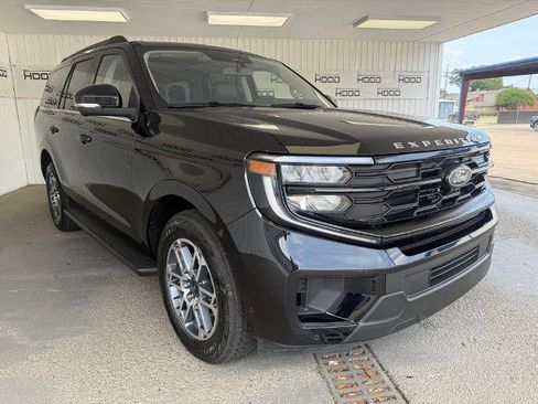 Certified 2025 Ford Expedition Active AWD/4WD image 1