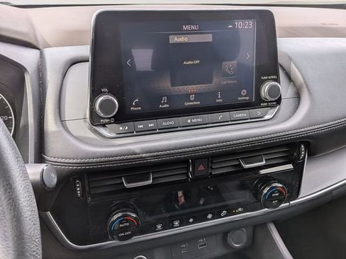 Certified 2022 Nissan Rogue SV image 12