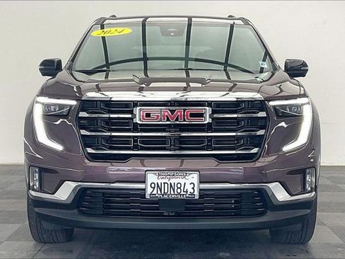 Used 2024 GMC Acadia Elevation w/ Luxury Package AWD/4WD image 2